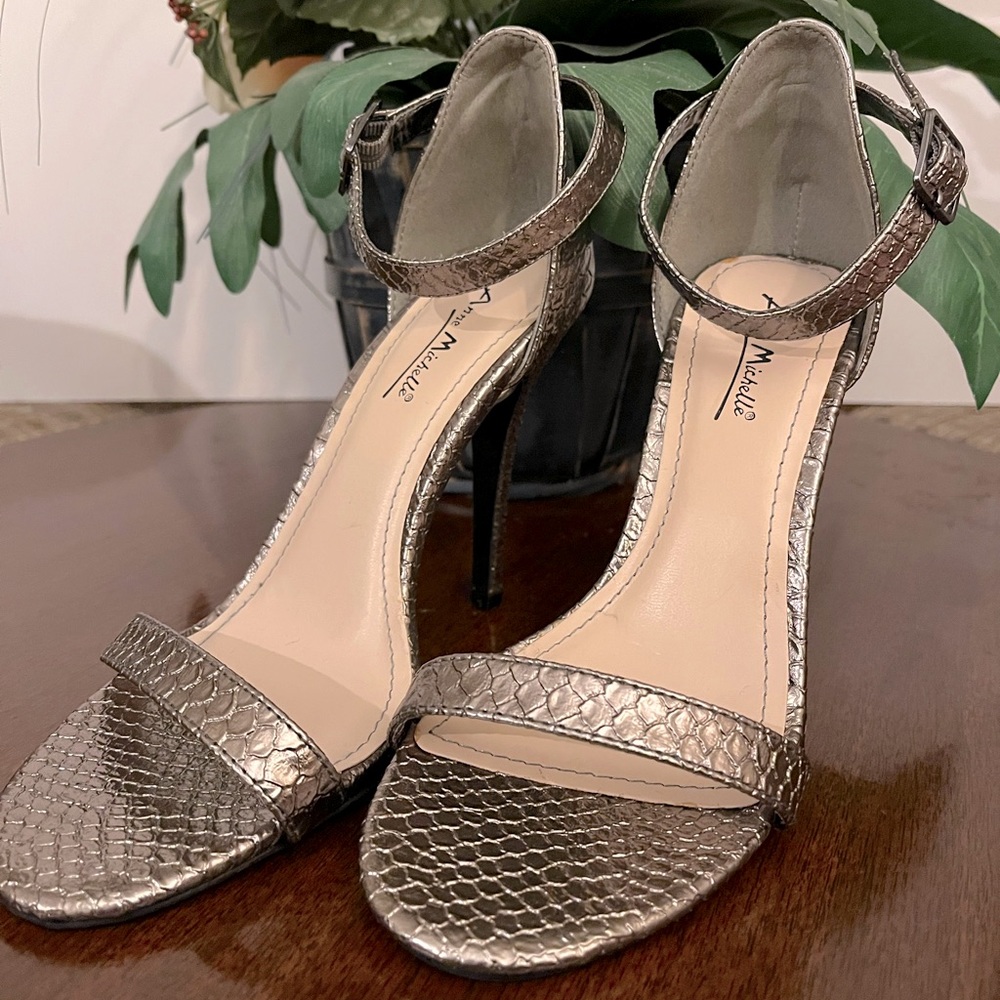 Anne Michelle metallic snake skin sandals. NWOT